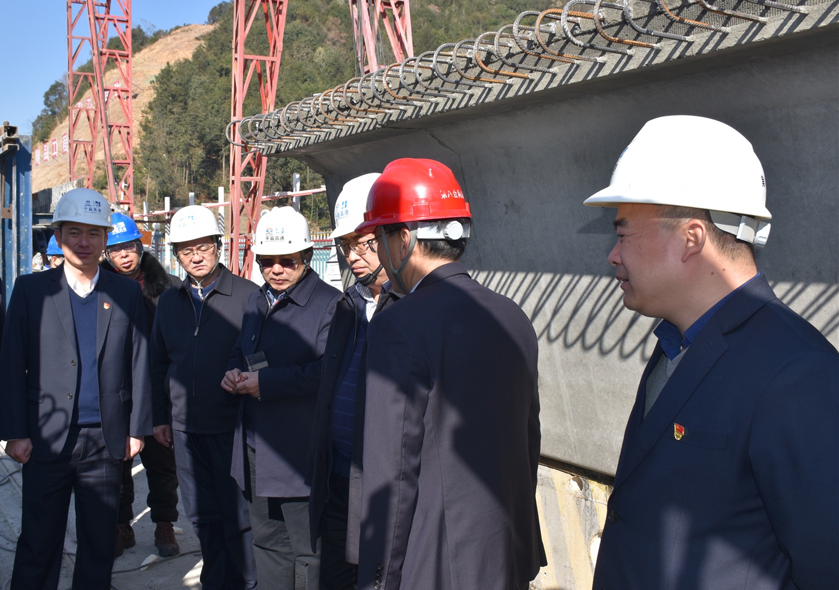 方聯(lián)民調(diào)研平益八標(biāo)_副本.jpg